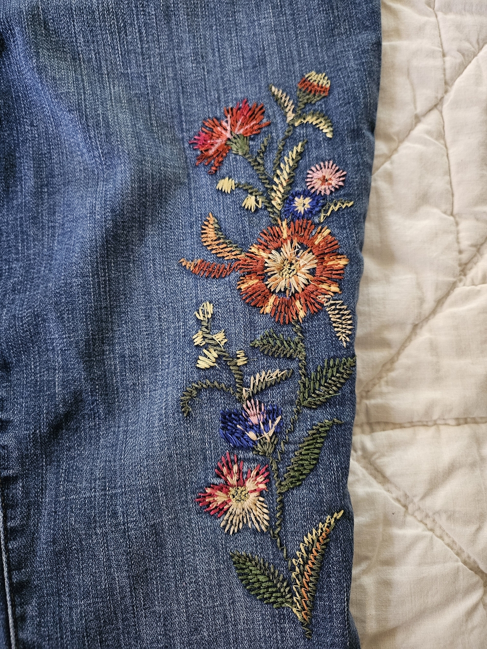 Style & Co. Curvy Skinny Leg- Floral Embroidered Jeans- Size 10 - Picture 8 of 11